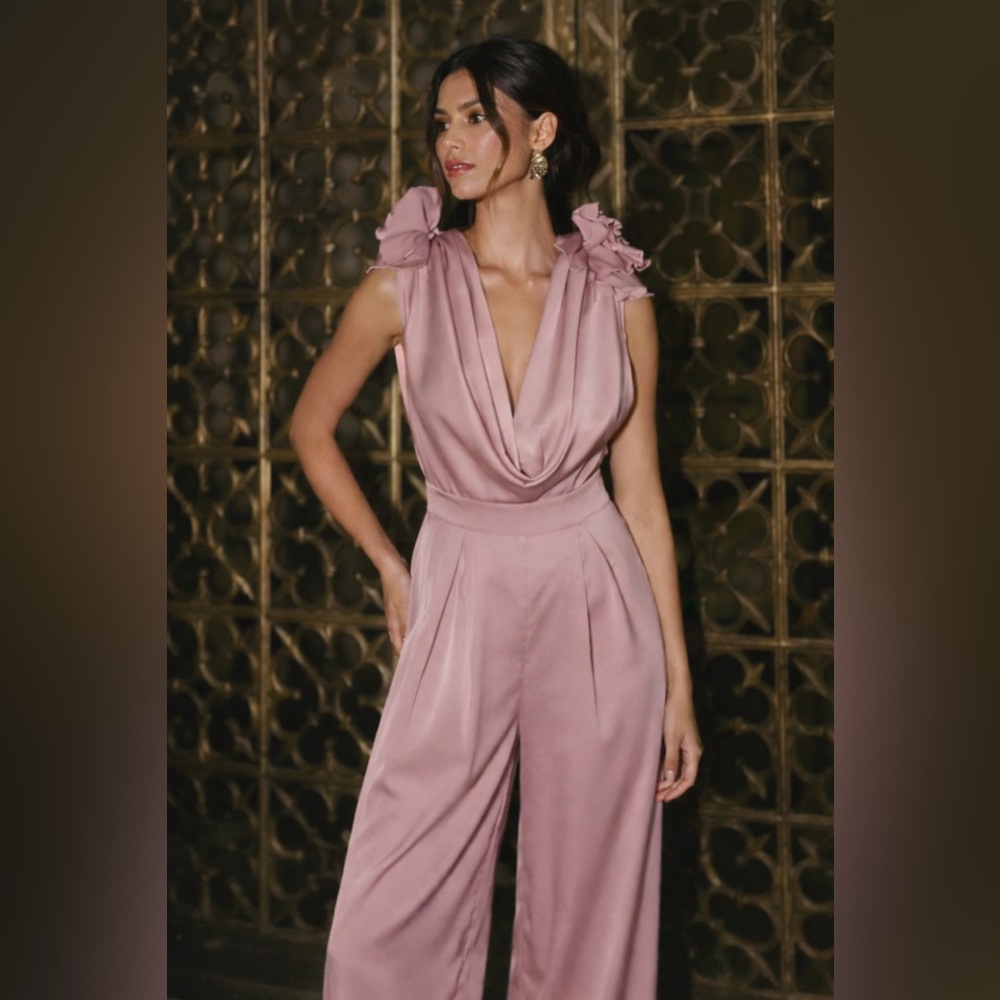 31. MABLE COST 🛑Rose Jumpsuit Plunge mauve Silky Cowl Neck Sleeveless romper - Picture 3 of 6